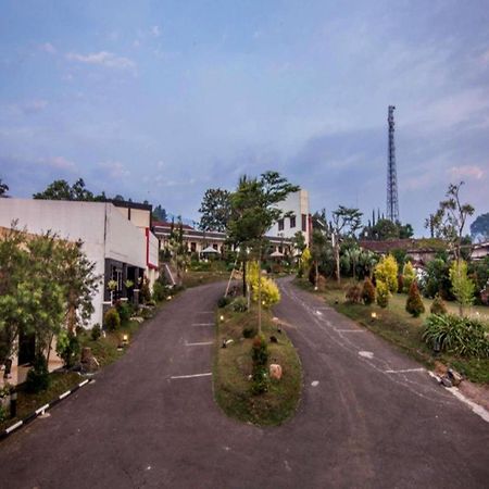 The Rizen Hotel Cisarua Eksteriør bilde