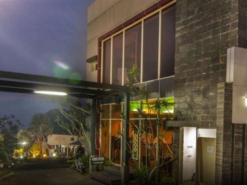 The Rizen Hotel Cisarua Eksteriør bilde