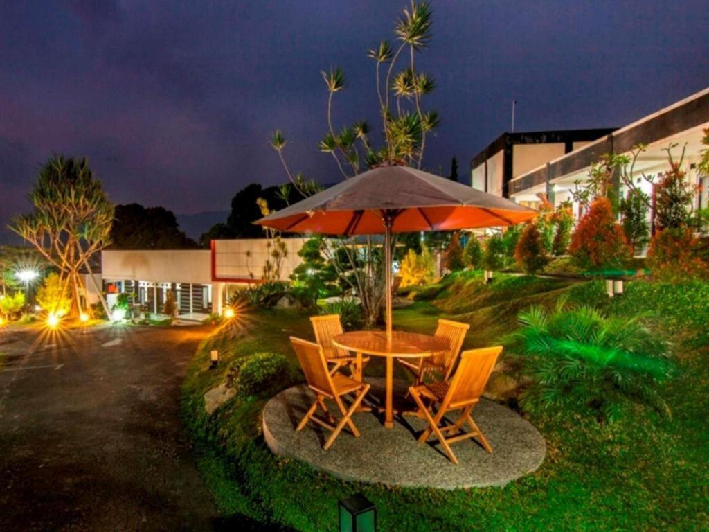 The Rizen Hotel Cisarua Eksteriør bilde