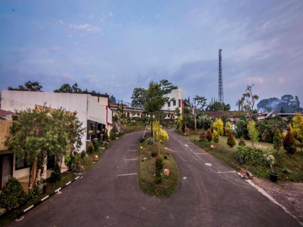 The Rizen Hotel Cisarua Eksteriør bilde