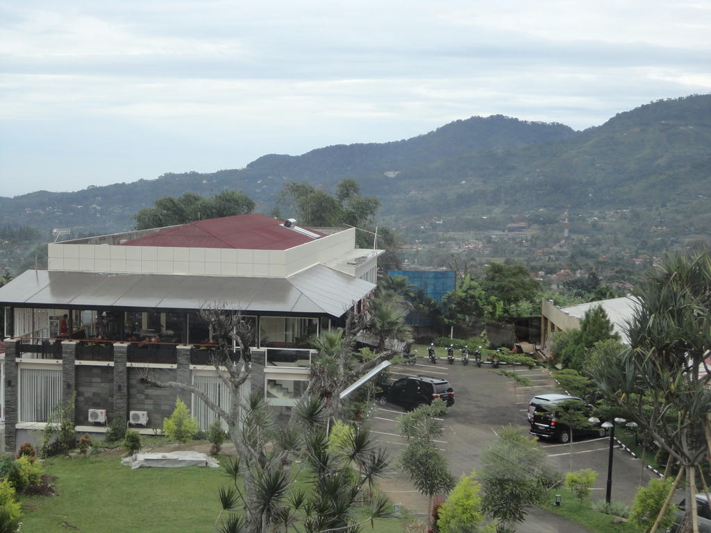 The Rizen Hotel Cisarua Eksteriør bilde
